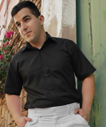 Camisa Clásica Lisa Negra Manga Corta